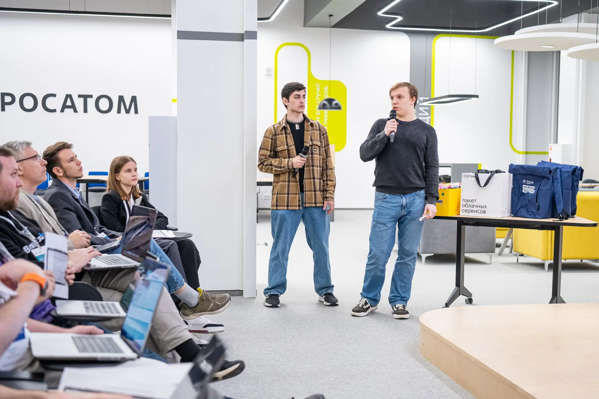 На хакатоне в Сириусе проекты участников оценивал ИИ