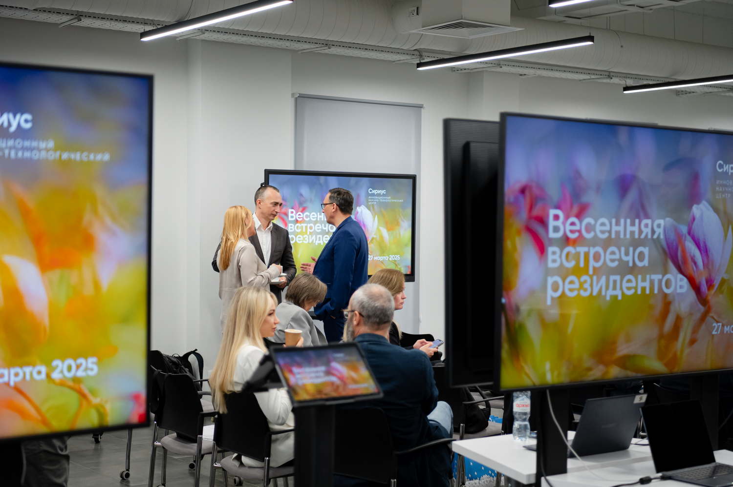 В Сириусе открыли выставку проектов резидентов ИНТЦ